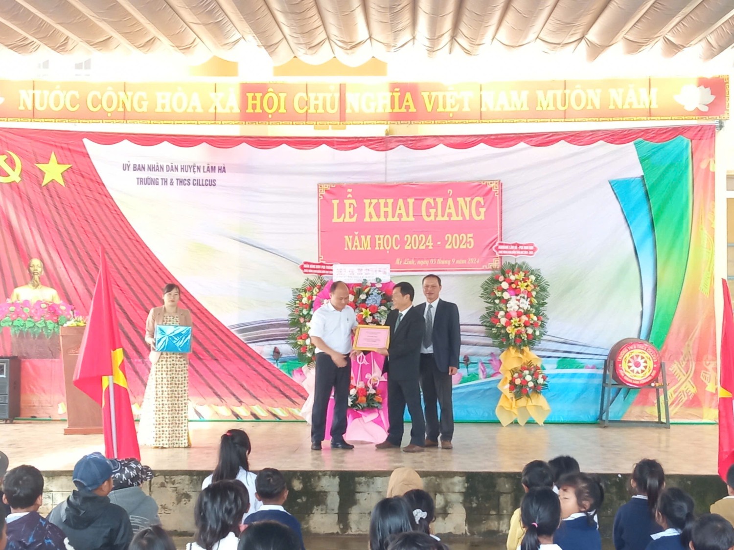 z5800751735742 9e1099ff4cd8dc14fb2f3cc6463d7842